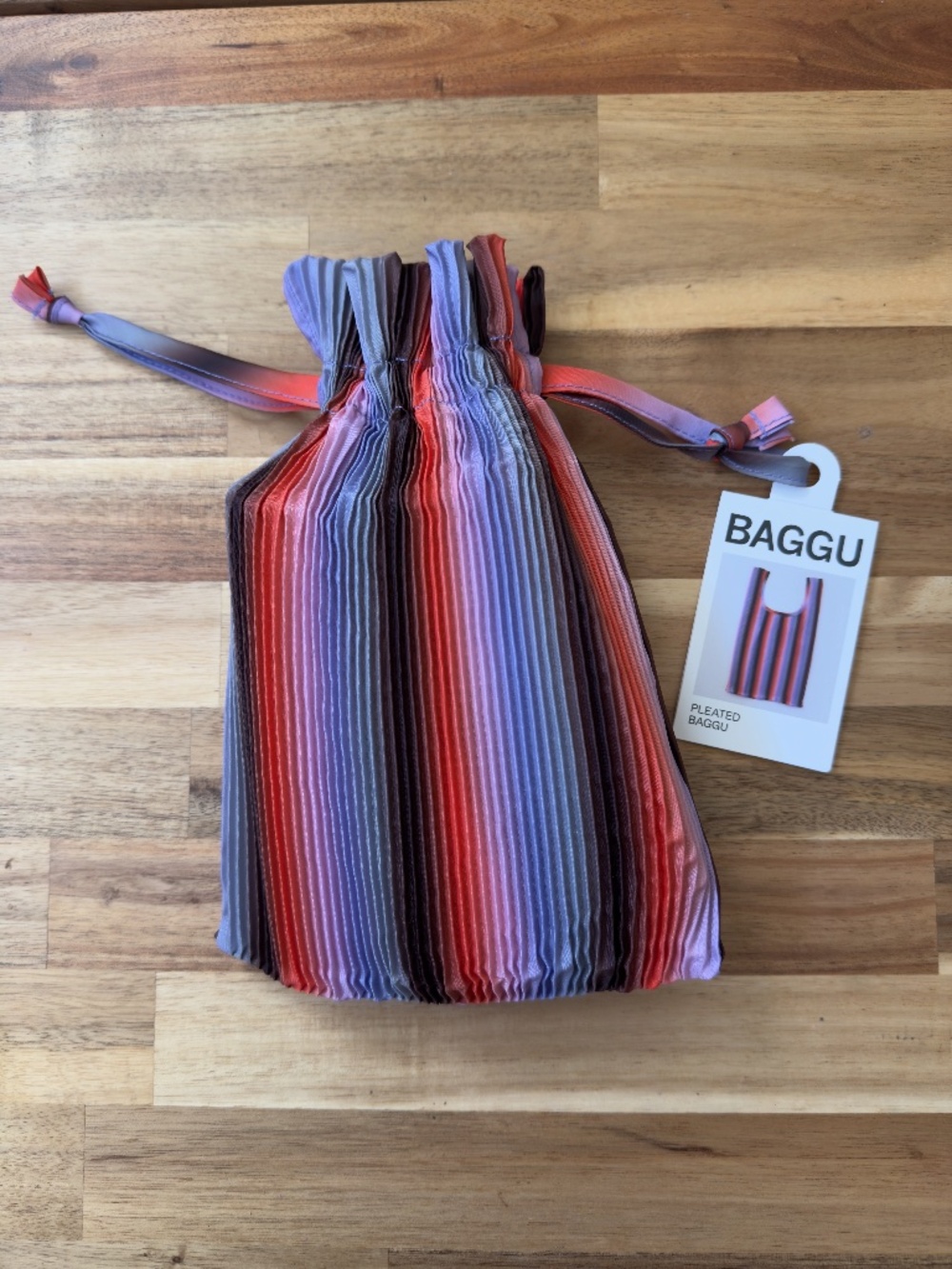 NWT - BAGGU Pleated Reusable tote bag - Gradient Stripe Poppy